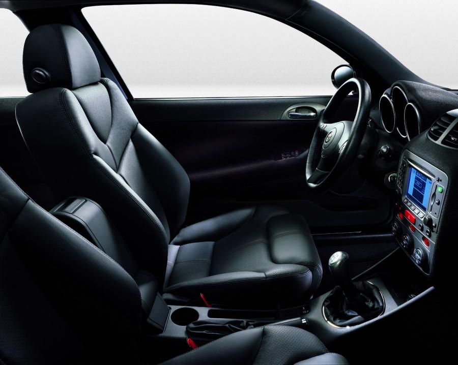  Alfa Romeo 147 Ti (937A) 2003 года  (фото 2 из 3)